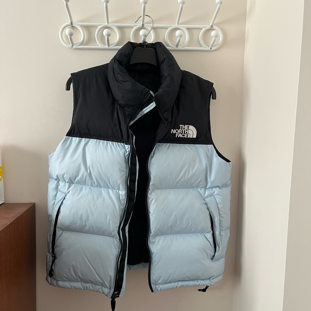 The North Face Women's Black and Light Blue Puffer Vest Retro Nupste